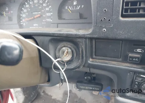 1991 Toyota Pickup 1/2 Ton Short Wheelbase из США, поврежденный, VIN JT4RN81A6M0081381